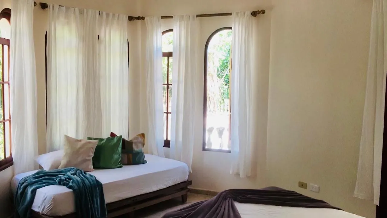 Homestay El Castillo Tropical Cabrera