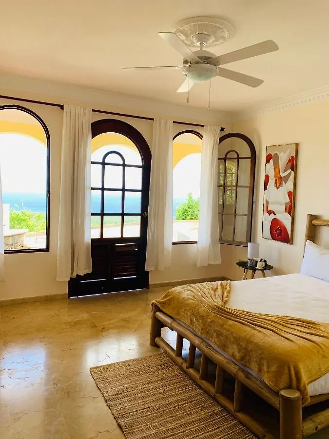 El Castillo Tropical Cabrera Homestay