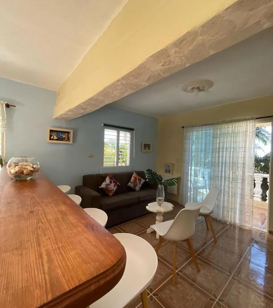 Homestay El Castillo Tropical Cabrera