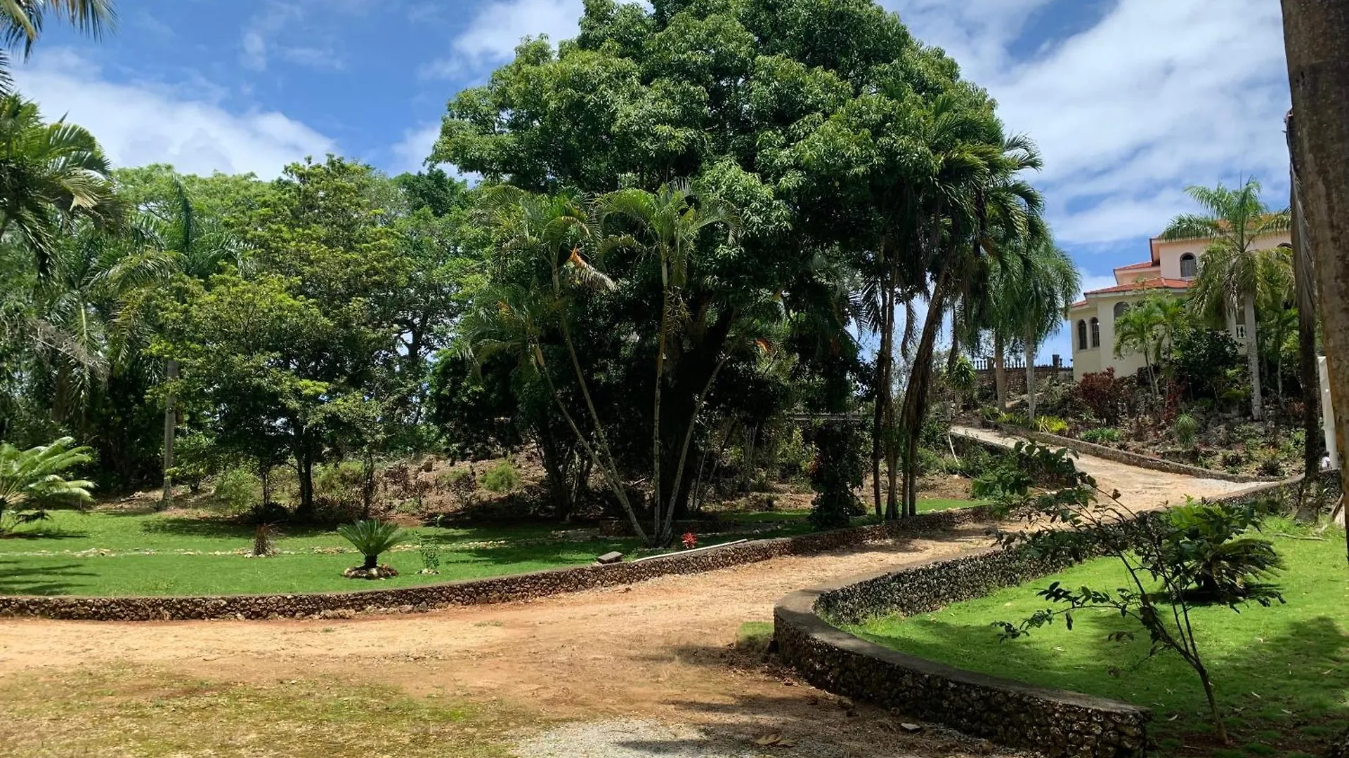Homestay El Castillo Tropical Cabrera